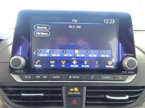 Used 2025 Nissan Altima 2.5 SV image 23