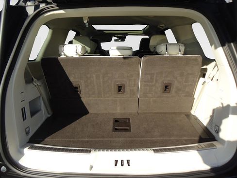 Used 2020 Lincoln Navigator Black Label w/ Cargo Convenience Package image 38