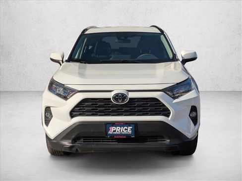 Used 2021 Toyota RAV4 XLE image 2
