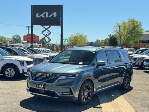 Used 2024 Kia Carnival SX image 1