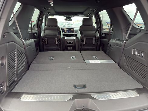 New 2026 Chevrolet Tahoe Premier w/ Sun And Tow Package AWD/4WD image 8