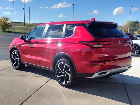 New 2025 Mitsubishi Outlander SE image 19