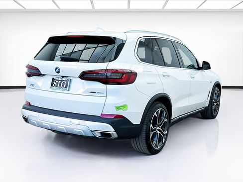 Used 2023 BMW X5 xDrive45e w/ Executive Package AWD/4WD image 4
