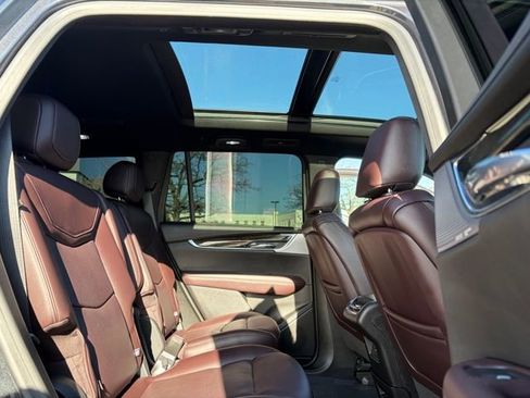 Used 2022 Cadillac XT6 Premium Luxury image 25