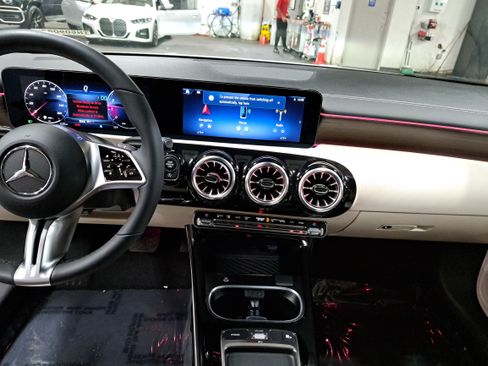 Used 2026 Mercedes-Benz CLA 250 image 21