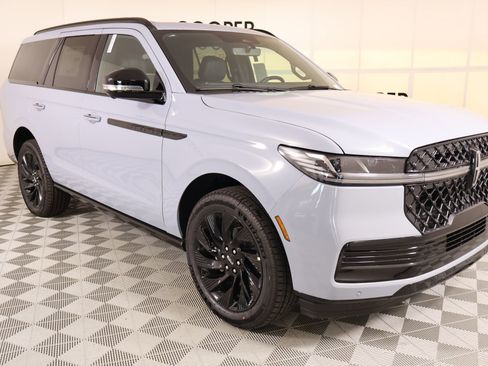 New 2026 Lincoln Navigator Reserve AWD/4WD image 1