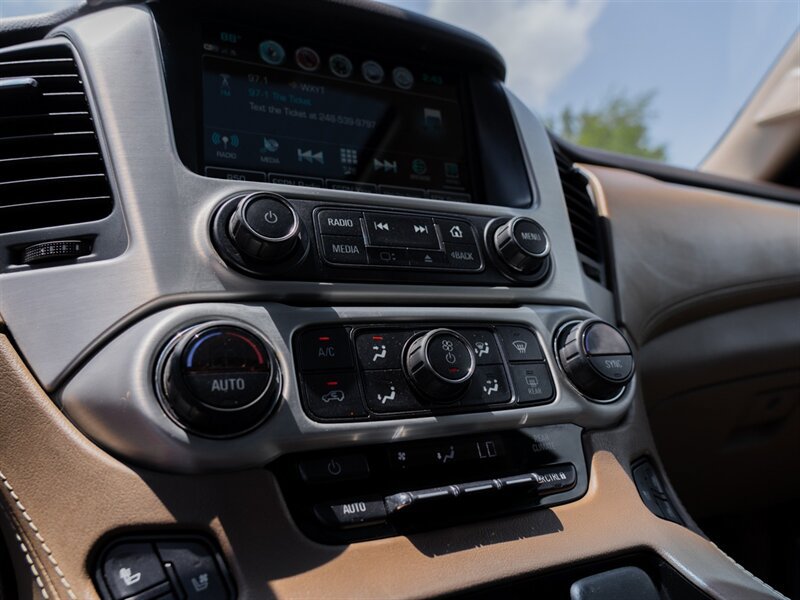 Used 2020 GMC Yukon XL SLT w/ Premium Edition AWD/4WD image 39