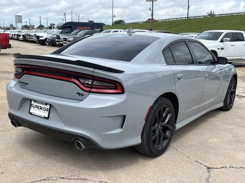 Used 2021 Dodge Charger R/T w/ Plus Group RWD image 3