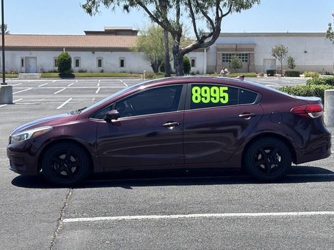 Used 2017 Kia Forte LX FWD image 4