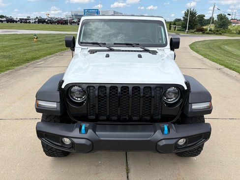 Used 2023 Jeep Wrangler Unlimited w/ Cold Weather Group AWD/4WD image 2