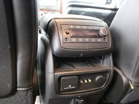 Used 2014 Chevrolet Traverse LT image 18