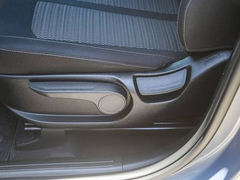 Certified 2025 Kia Sorento LX FWD image 23