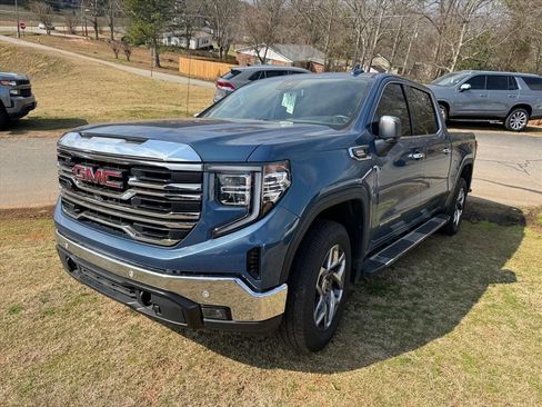 Used 2024 GMC Sierra 1500 SLT w/ SLT Premium Plus Package image 11