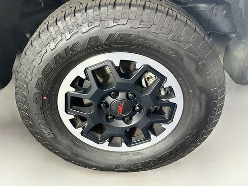 Used 2025 Toyota 4Runner TRD Off-Road image 11