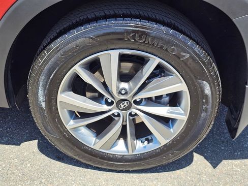 Used 2020 Hyundai Santa Fe Limited FWD image 9