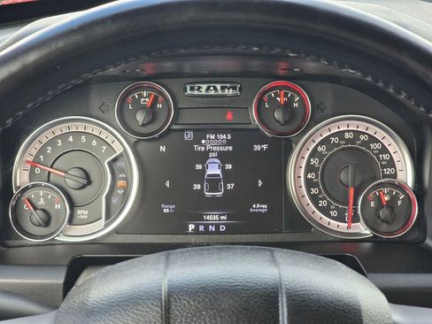 Used 2023 RAM 1500 Express w/ Wheel & Sound Group image 27