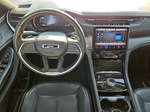 Used 2022 Jeep Grand Cherokee L Limited w/ Black Appearance Package AWD/4WD image 18