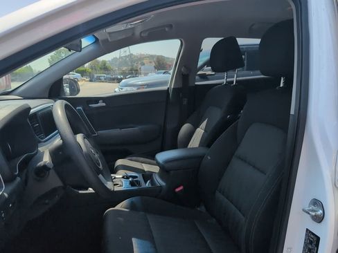 Used 2021 Kia Sportage LX FWD image 9