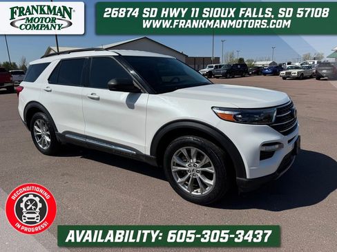 Used 2022 Ford Explorer XLT w/ Equipment Group 202A AWD/4WD image 1