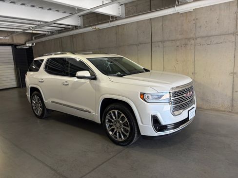 Used 2022 GMC Acadia Denali w/ Denali Ultimate Package AWD/4WD image 9