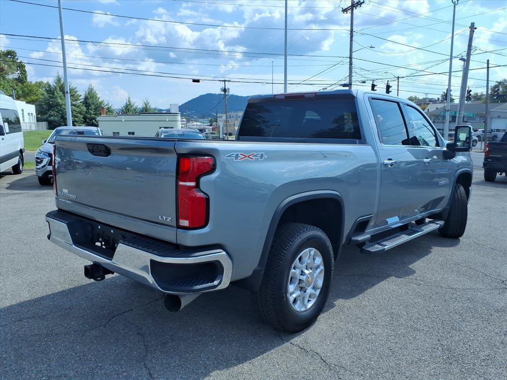 Used 2026 Chevrolet Silverado 2500 LTZ AWD/4WD image 4