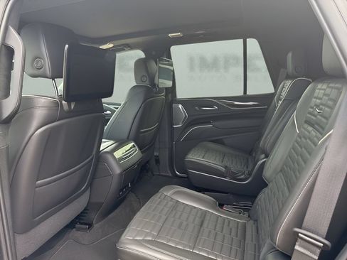 Used 2023 Cadillac Escalade Sport Platinum AWD/4WD image 13