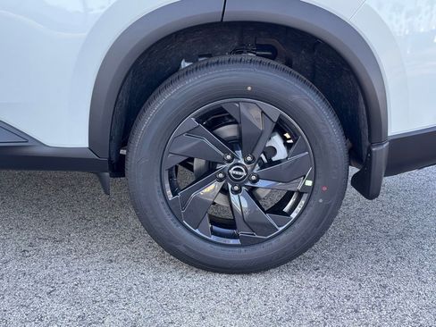 New 2026 Nissan Rogue SV FWD image 8