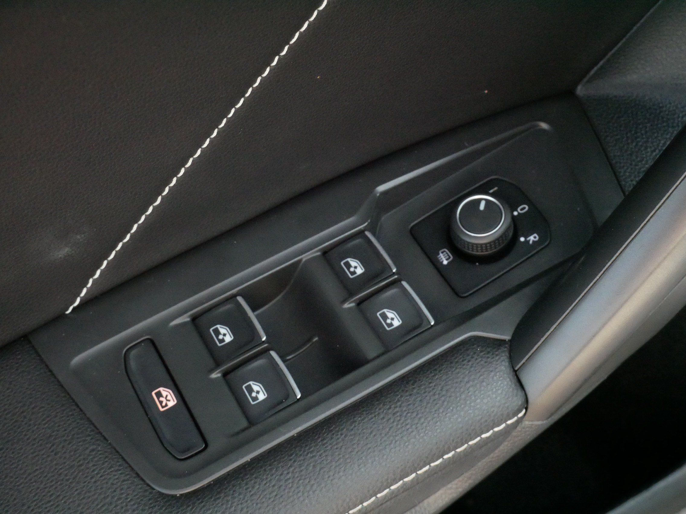 Certified 2024 Volkswagen Tiguan SE AWD/4WD image 19