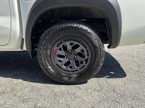 Used 2026 Nissan Frontier PRO-4X AWD/4WD image 29
