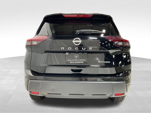 Used 2024 Nissan Rogue SV image 4