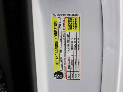 Used 2017 Chevrolet Express 2500 Extended image 35