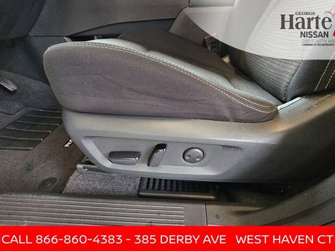 Certified 2023 Nissan Rogue SV image 31