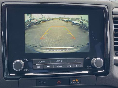 Used 2024 Nissan Frontier SL image 29