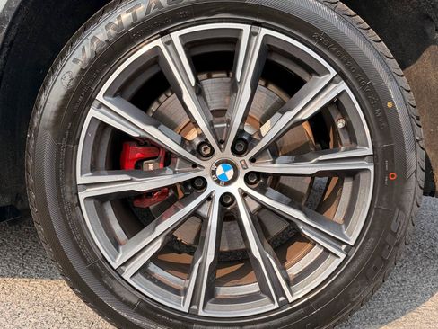 Used 2021 BMW X5 M50i w/ Premium Package AWD/4WD image 8