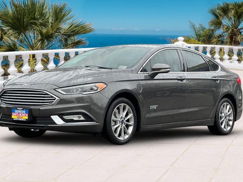 Used 2017 Ford Fusion Energi Titanium image 8