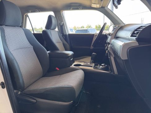 Used 2018 Toyota 4Runner SR5 AWD/4WD image 12
