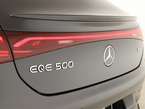 Used 2024 Mercedes-Benz EQE 500 4MATIC Sedan w/ AMG Line Exterior Package image 31