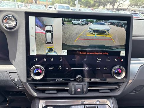Used 2024 Lexus GX 550 w/ Accessory Package (Z1) AWD/4WD image 16