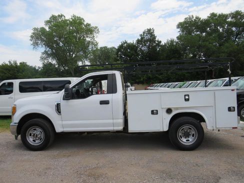 Used 2017 Ford F250 XL w/ Power Equipment Group RWD image 8