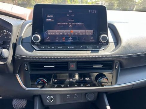 Used 2023 Nissan Rogue SV image 21