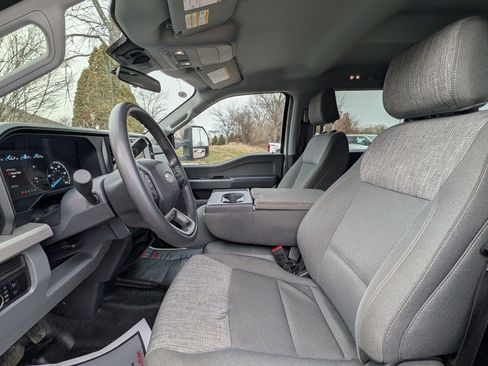 Used 2025 Ford F250 XLT image 11