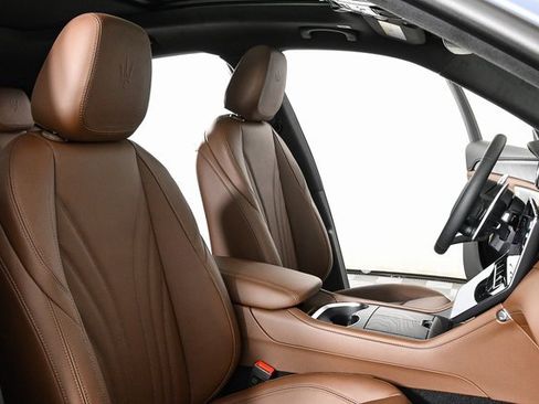 New 2025 Maserati Grecale GT image 24