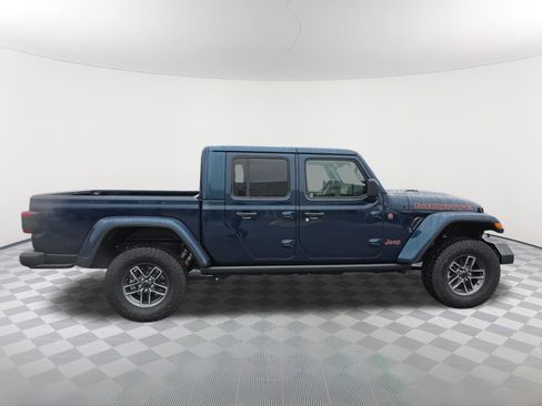 Used 2025 Jeep Gladiator Mojave image 2