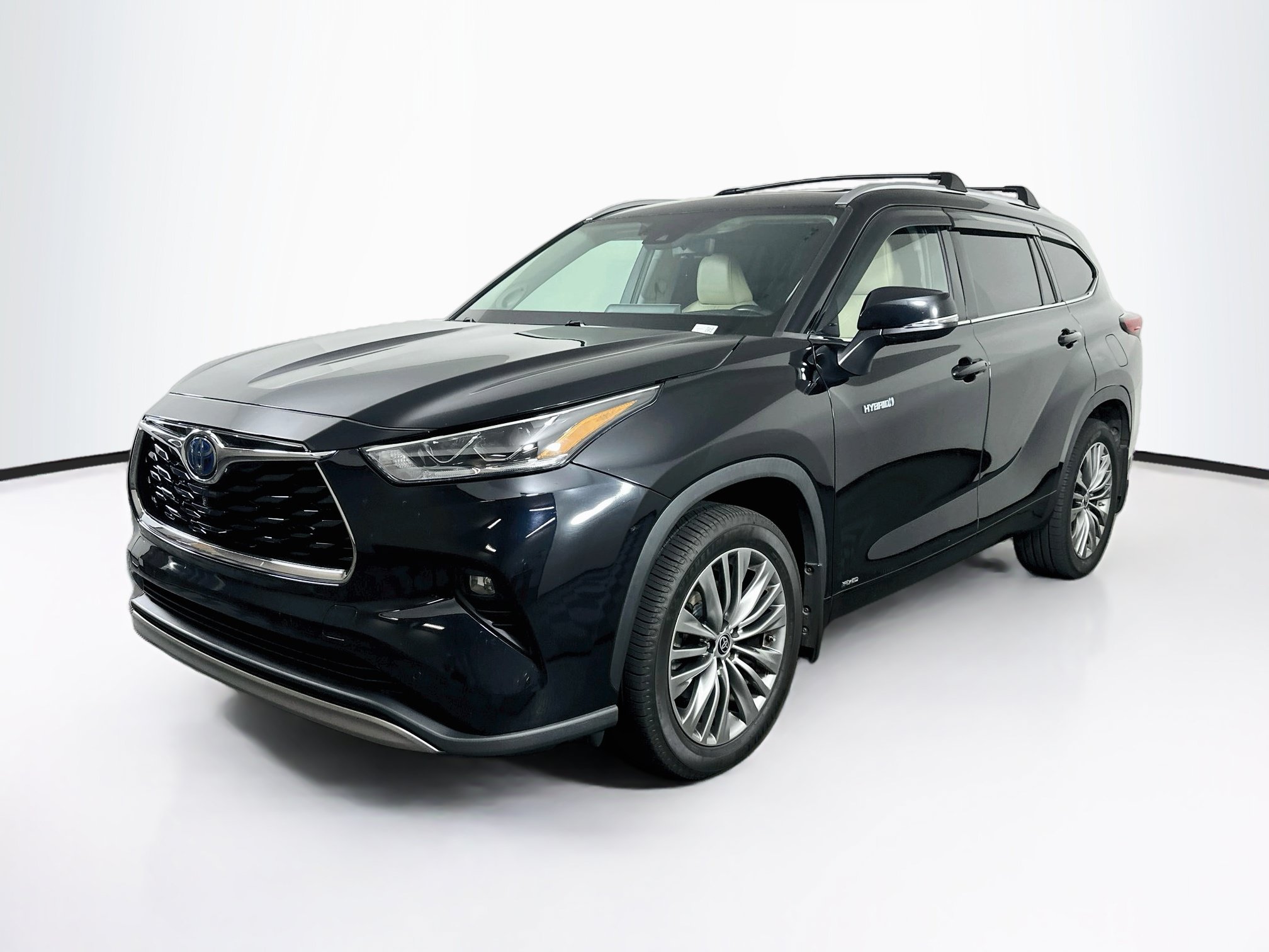 Used 2021 Toyota Highlander Platinum AWD/4WD image 3
