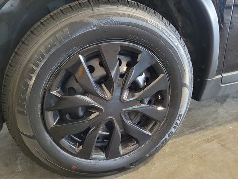 Used 2015 Nissan Rogue S FWD image 31