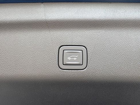 New 2026 Chevrolet Suburban LT w/ Comfort Package AWD/4WD image 21