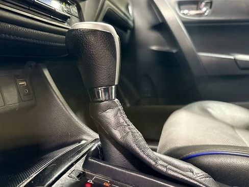 Used 2019 Toyota Corolla SE FWD image 15