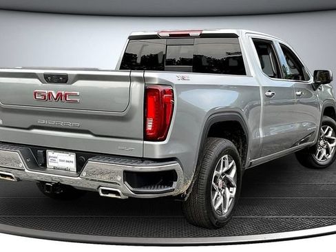 Used 2023 GMC Sierra 1500 SLT w/ SLT Premium Plus Package AWD/4WD image 5