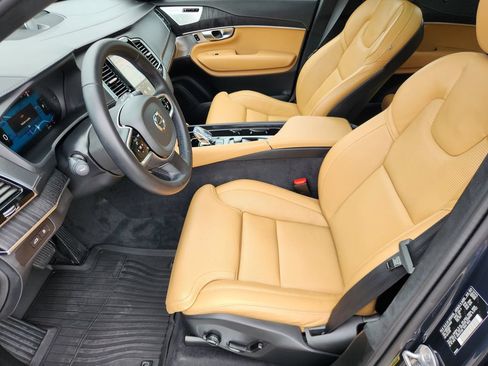 Certified 2024 Volvo XC90 T8 Ultimate w/ Lounge Package AWD/4WD image 9