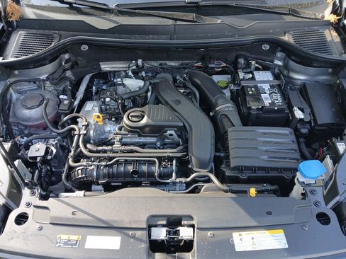 New 2026 Volkswagen Taos SE FWD image 21